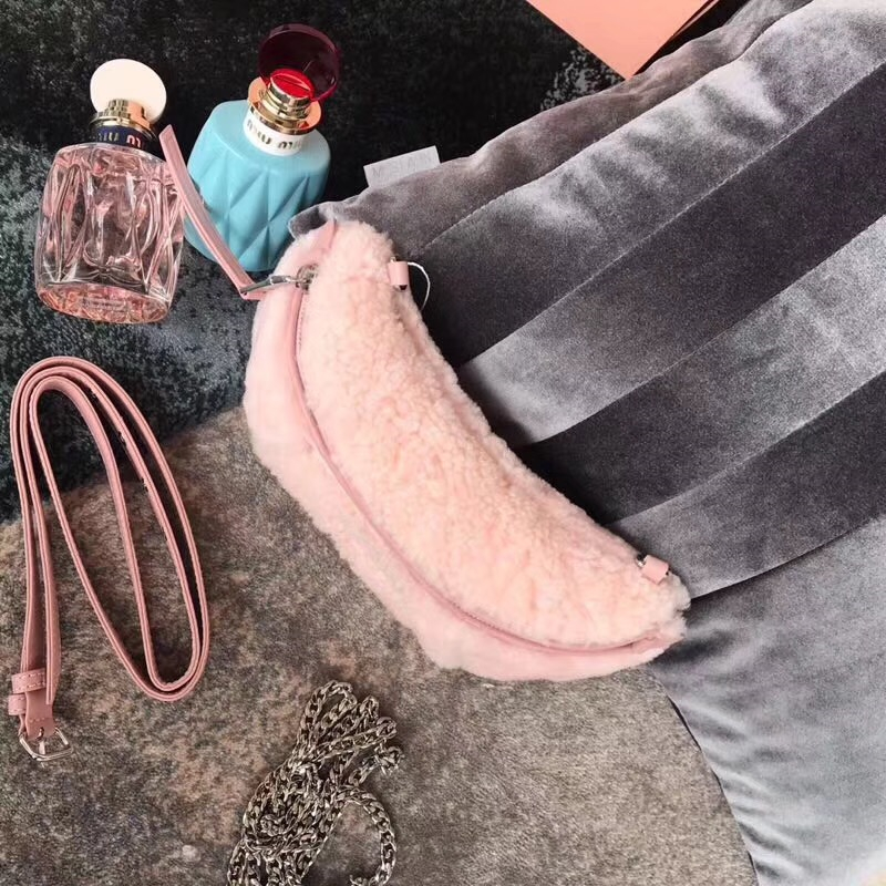 5BL010 MiuMiu女包 繆繆腰包挎包 羊羔毛手袋 小羊皮腰包 粉色