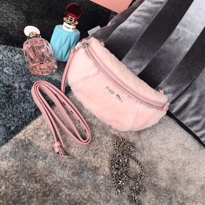5BL010 MiuMiu女包 繆繆腰包挎包 羊羔毛手袋 小羊皮腰包 粉色