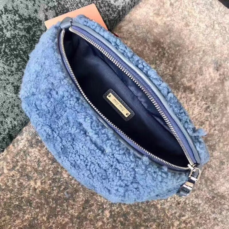 5BL010 MiuMiu女包 繆繆腰包挎包 羊羔毛手袋 小羊皮腰包 藍色