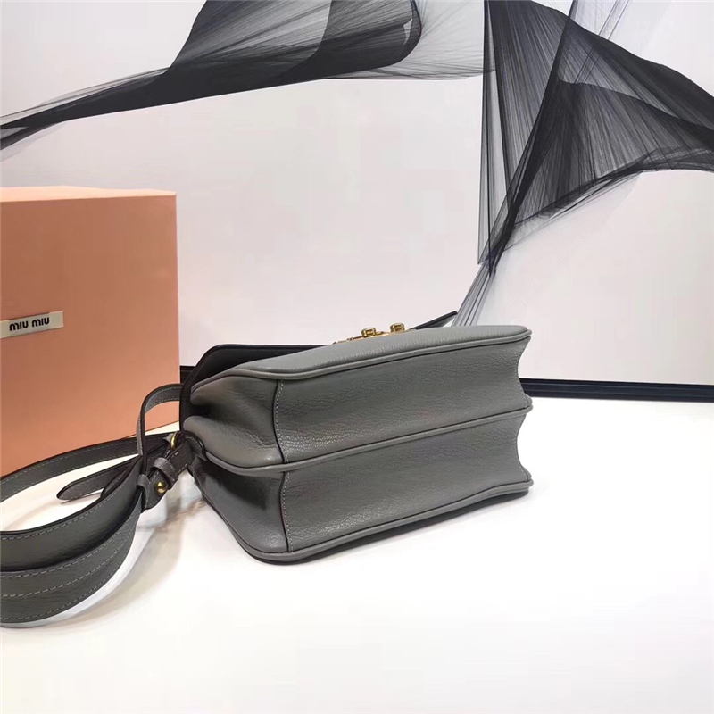 5BD113 MiuMiu女包 繆繆手袋 翻蓋鎖扣 進口山羊皮肩包 灰色