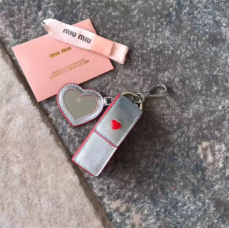5TL359 MiuMiu鑰匙扣 繆繆專柜新款 山羊皮 口紅鑰匙扣 銀色