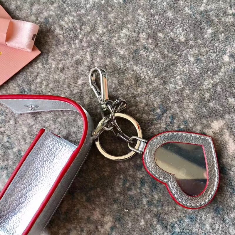 5TL359 MiuMiu鑰匙扣 繆繆專柜新款 山羊皮 口紅鑰匙扣 銀色