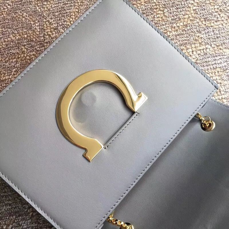 21F893 Ferragamo手包 半環搭扣 菲格拉慕女包 小牛皮 中號 翻蓋鏈條包 灰藍