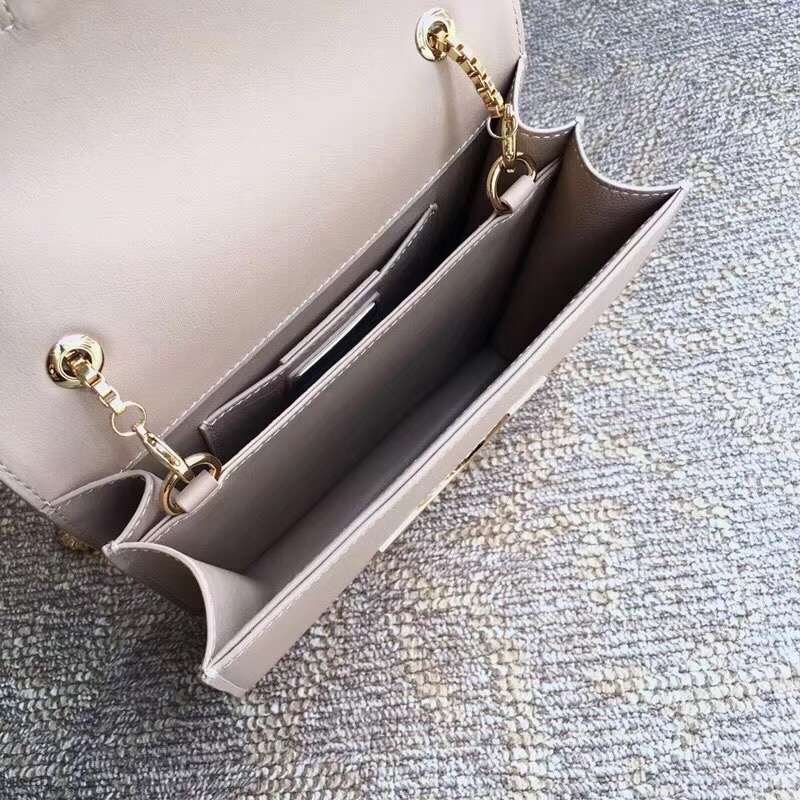 21F893 Ferragamo手包 半環(huán)搭扣 菲格拉慕女包 小牛皮 中號 翻蓋鏈條包 裸粉