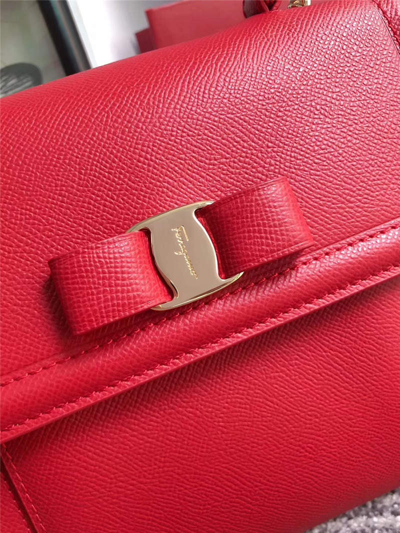 21G697 Ferragamo菲格拉慕手提袋 Vara蝴蝶結 大號 手掌紋牛皮 翻蓋包 大紅