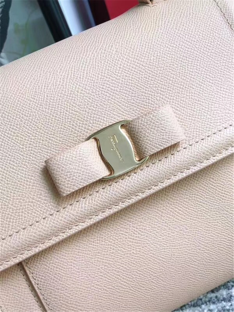 21G697 Ferragamo菲格拉慕手提袋 Vara蝴蝶結(jié) 大號(hào) 手掌紋牛皮 翻蓋包 裸粉