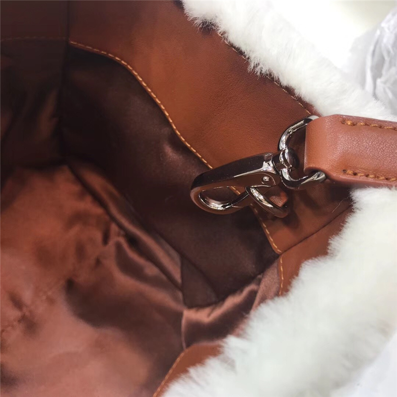 5BA085 MiuMiu女包 繆繆手提包 羊皮革提手 羊羔直毛手袋 白色