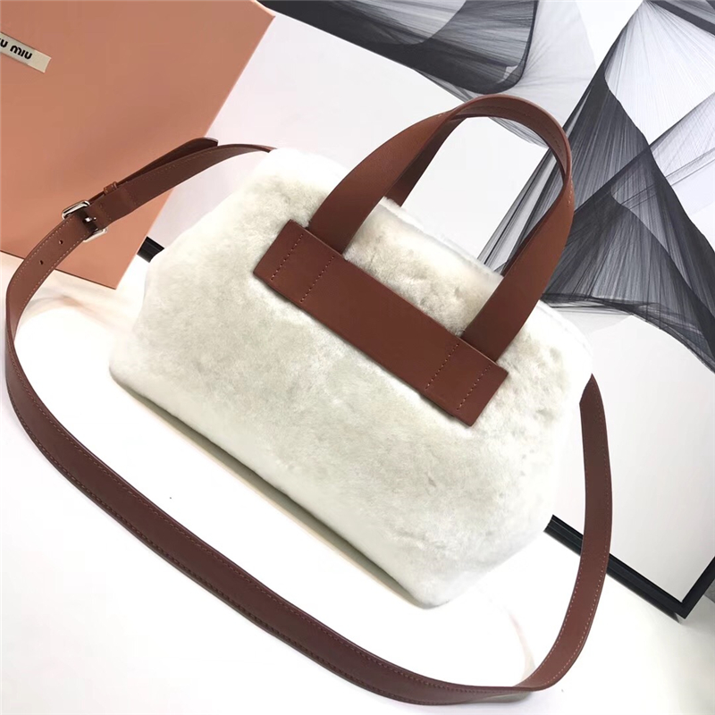 5BA085 MiuMiu女包 繆繆手提包 羊皮革提手 羊羔直毛手袋 白色