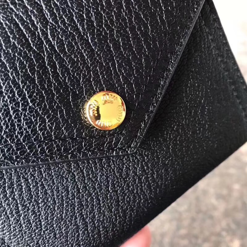 5MH014 MiuMiu錢包 繆繆拼色錢夾 進口牛皮山羊紋 三折信封短款錢包 黑色