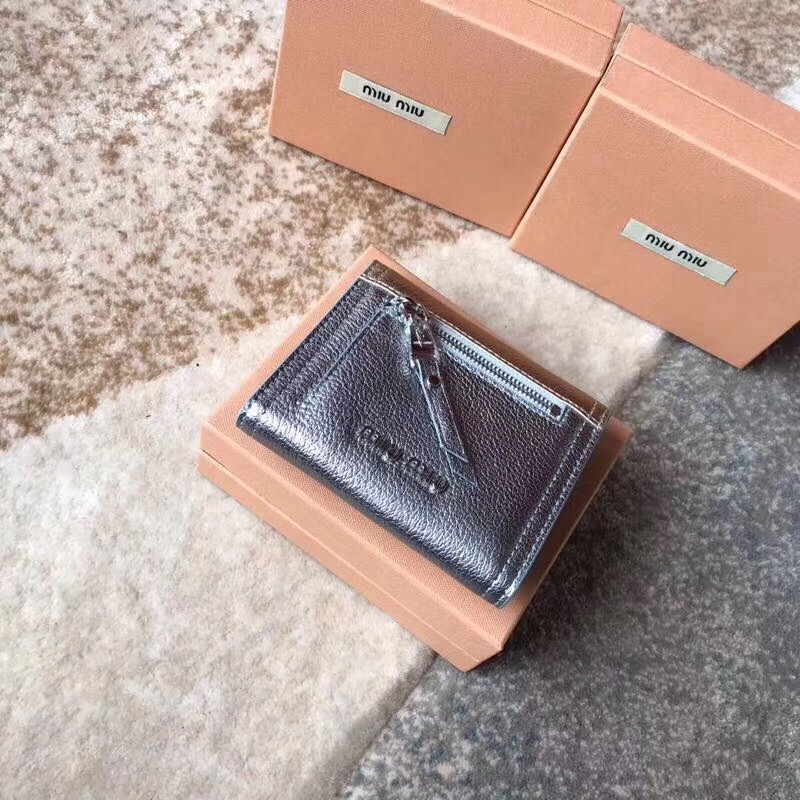 5MH014 MiuMiu錢包 繆繆拼色錢夾 進口牛皮山羊紋 三折信封短款錢包 槍色