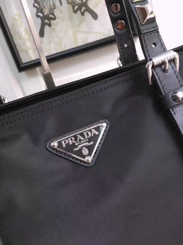 1BG212 Prada女包 鉚釘裝飾 尼龍面料 普拉達手提包 Prada單肩包 黑色