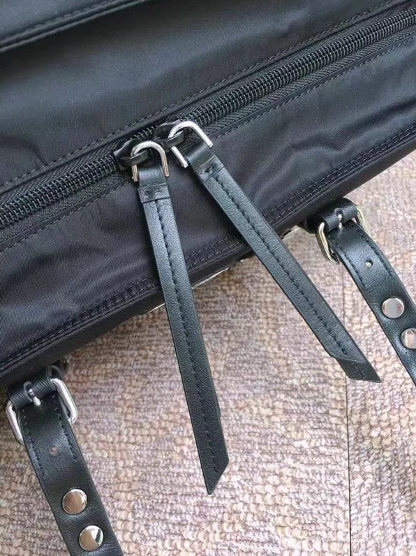 1BG212 Prada女包 鉚釘裝飾 尼龍面料 普拉達手提包 Prada單肩包 黑色