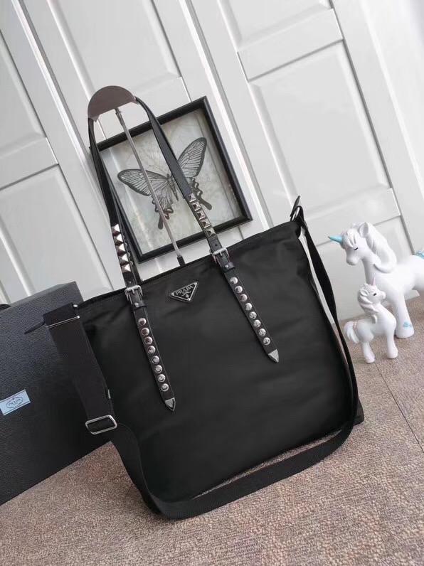 1BG212 Prada女包 鉚釘裝飾 尼龍面料 普拉達手提包 Prada單肩包 黑色
