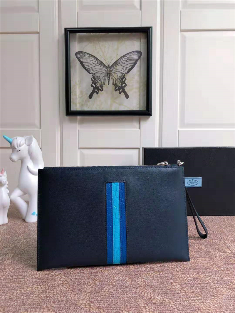 2NG005G Prada男包 十字紋牛皮 拼鱷魚皮 普拉達手包 腕帶手拿包 藍色