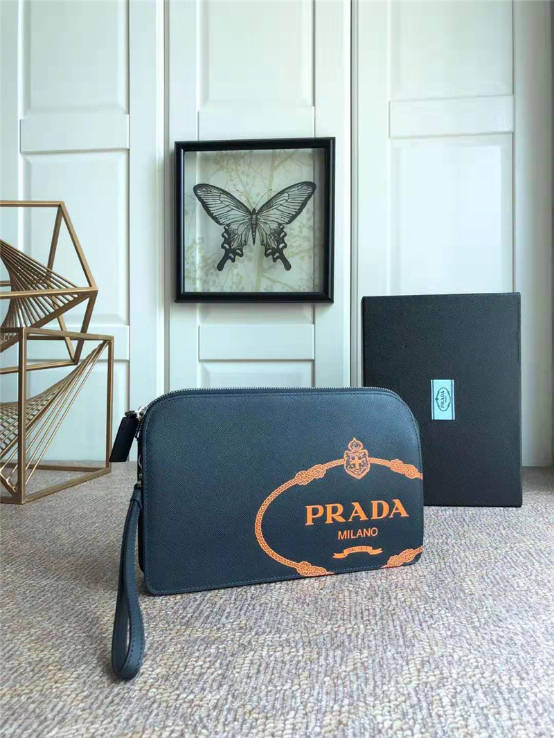 2VF056 Prada男款手包 Saffiano十字紋牛皮 絲印徽標 普拉達手拿包 深藍色