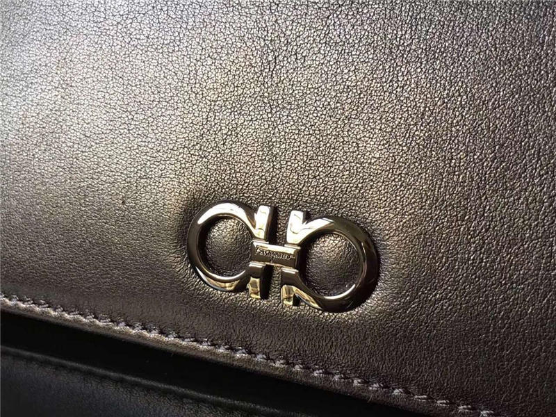 660420 Ferragamo菲格拉慕 進(jìn)口牛皮 兩折 長(zhǎng)款男款西裝包 黑色