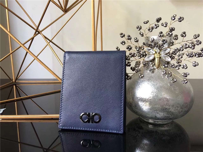 660417 Ferragamo菲格拉慕 進口牛皮 兩折 短款男款錢包 藍色