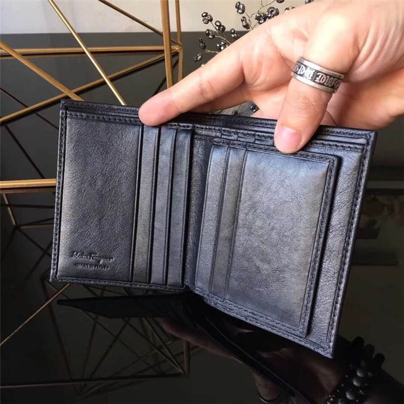 660412 Ferragamo菲格拉慕 進口牛皮 兩折 活頁豎版 短款男士錢包 黑色