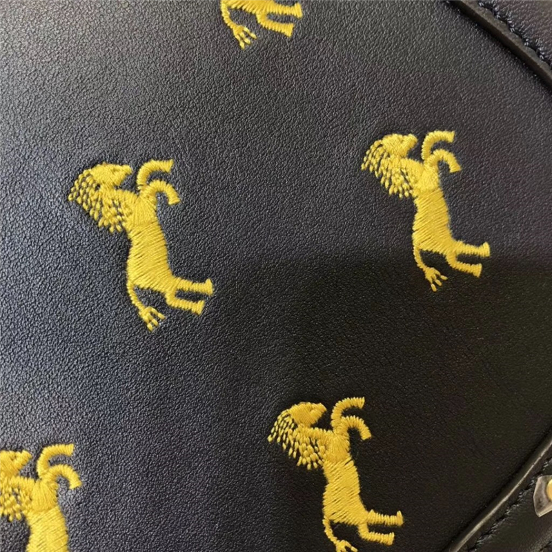 Chloe Nile IT包 進口牛皮 小號 小馬刺繡圖案 手鐲式提手 珂洛伊手袋 黑色