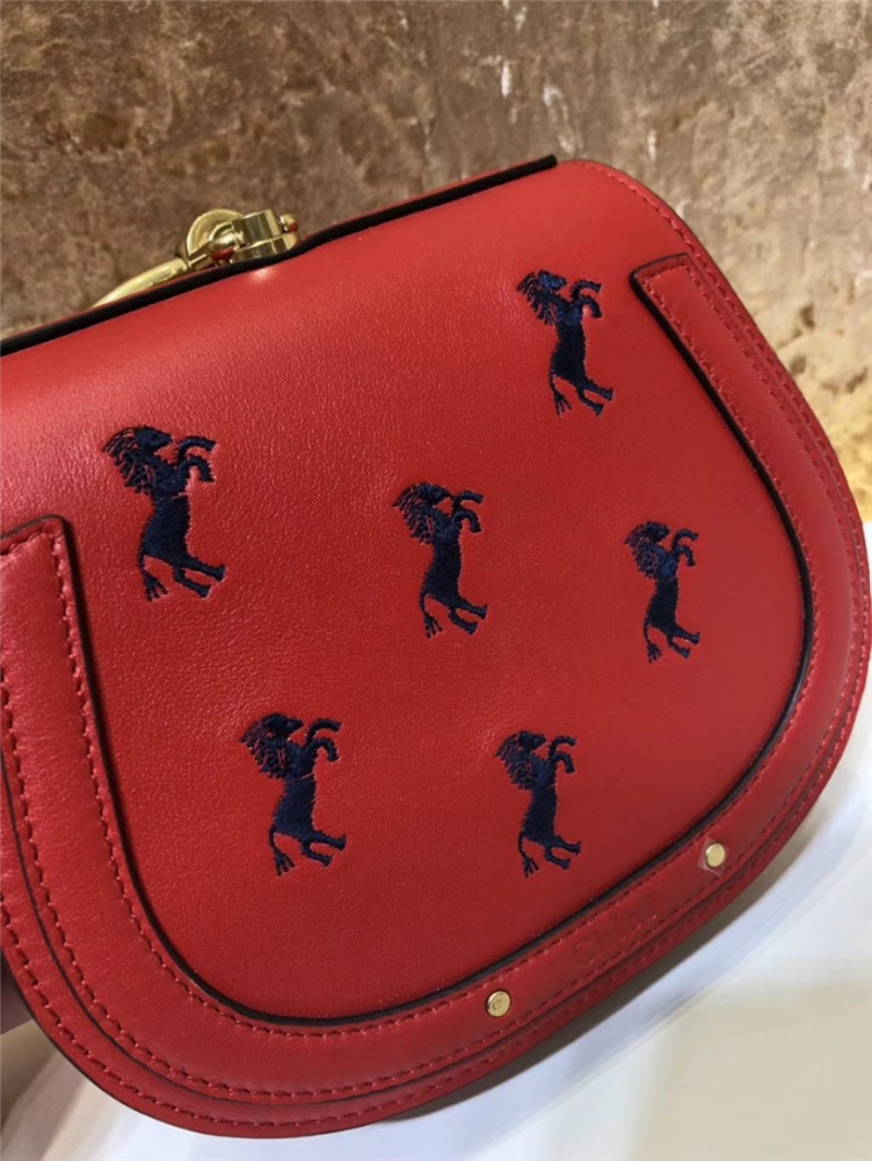 Chloe Nile IT包 進口牛皮 小號 小馬刺繡圖案 手鐲式提手 珂洛伊手袋 紅色
