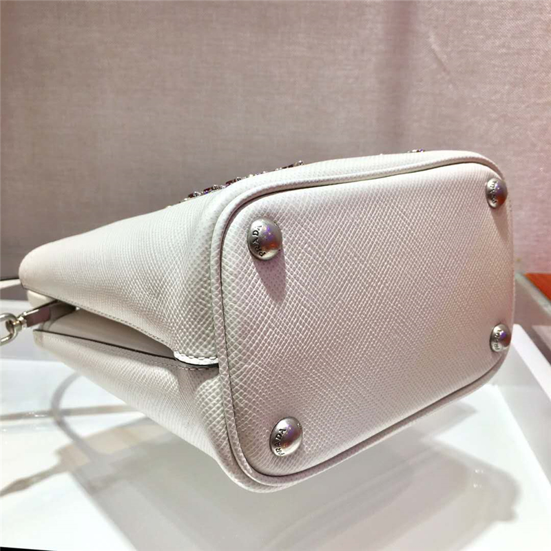 1BA217 Prada女包 Prada Panier 琺瑯金屬貼花 Saffiano皮革 Prada手袋 白色