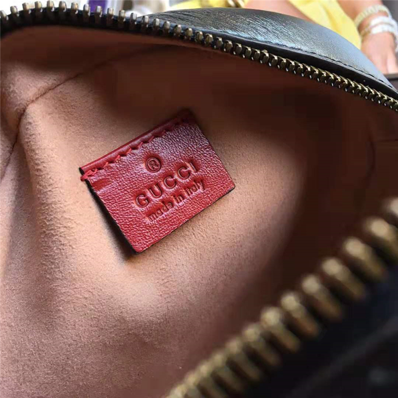 550154 Gucci手袋 GG Marmont 斜紋絎縫皮革 圓形 Gucci迷你肩背包 黑色