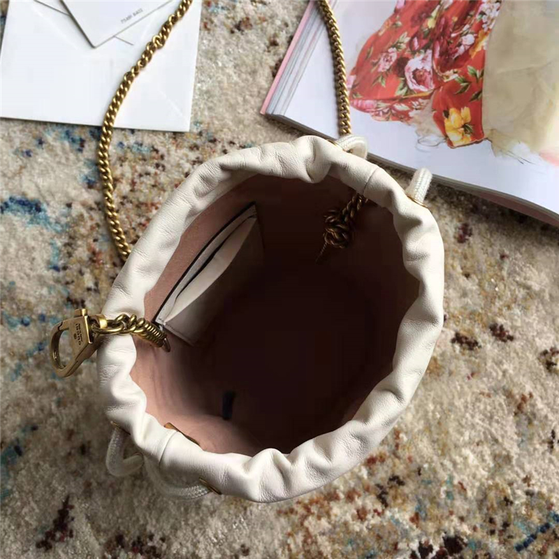 575163 Gucci圓筒包 GG Marmont系列 絎縫皮革 抽繩 Gucci迷你水桶包 白色