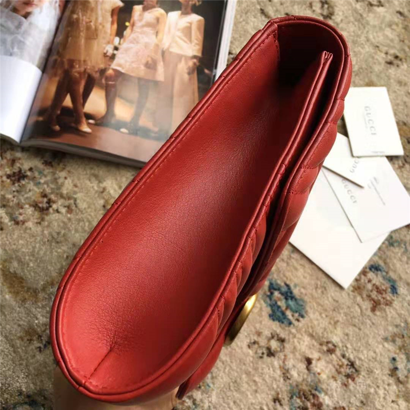 498079 Gucci女包 GG Marmont系列 小牛皮 絎縫波浪紋 Gucci手拿包 紅色