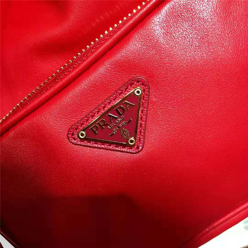 1BH038 Prada女包 普拉達(dá)手提包 小牛皮斜挎包 Prada水桶包 紅色