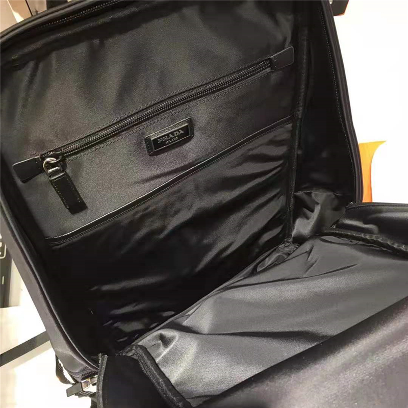 2VZ022 Prada新款雙肩包 尼龍雙肩包 運動風 普拉達男士雙肩包 黑色