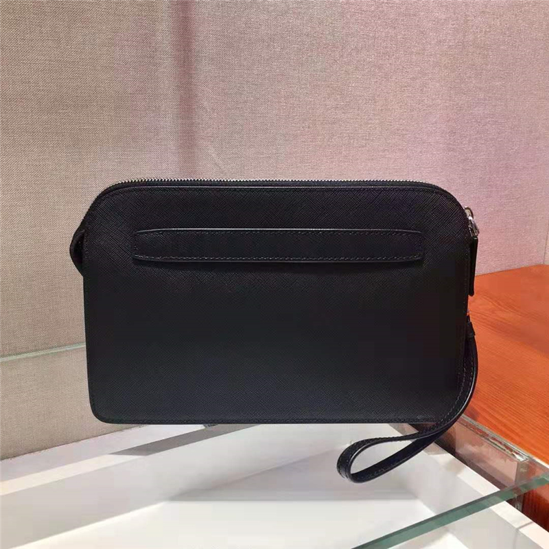 2VF056 Prada男款手包 Saffiano十字紋牛皮 三角徽標 普拉達手拿包 黑色