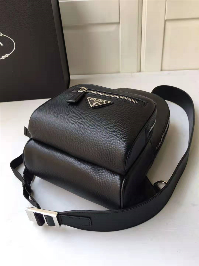 2VZ031 Prada男包 Saffiano十字紋牛皮 Prada單肩包 普拉達胸包 黑色