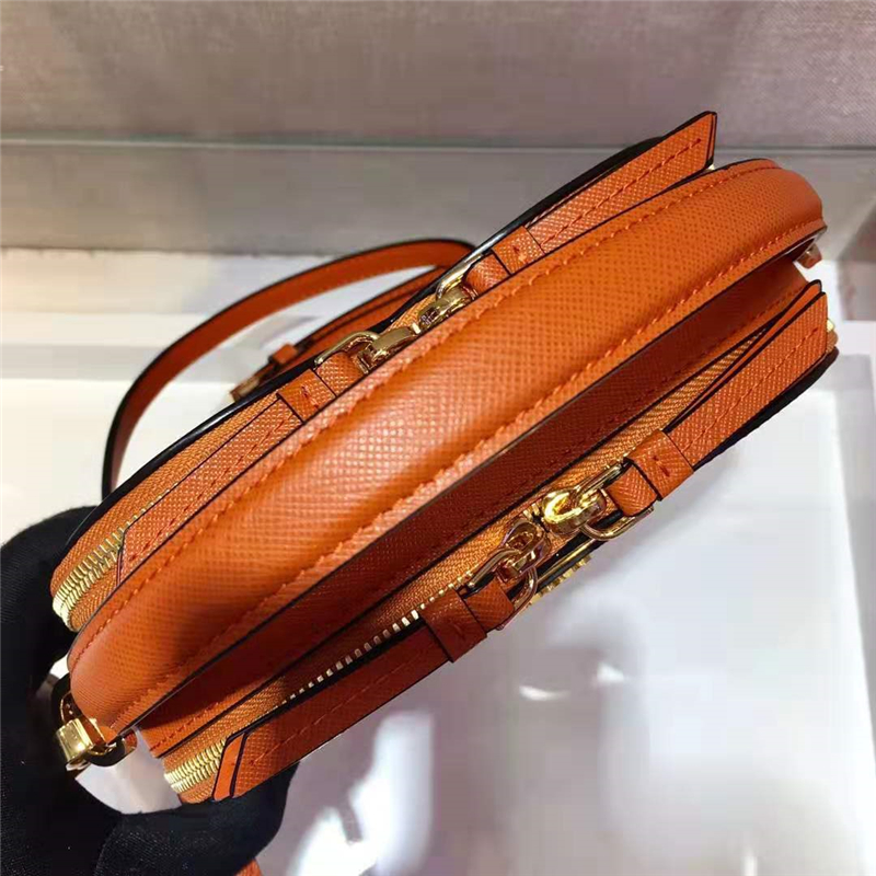 1BH144 Prada Odette女袋 普拉達愛心包 十字紋牛皮 Prada手提袋 橙色