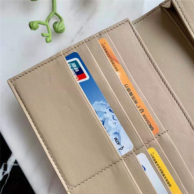 10B633 Celine賽琳 Strap 粒面小牛皮 大號錢夾 Celine錢包 卡其