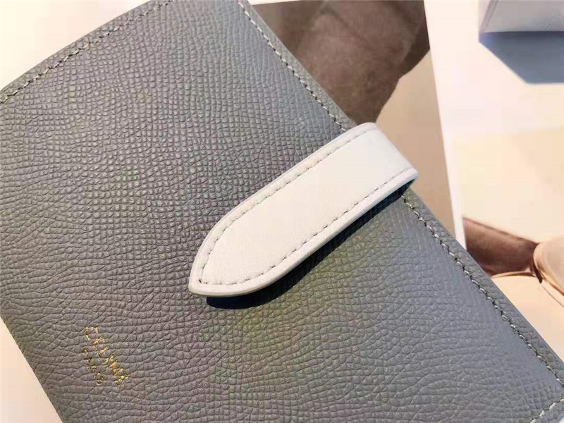 10B643 Celine賽琳 Strap錢包 粒面小牛皮 中號 Celine錢包 中灰