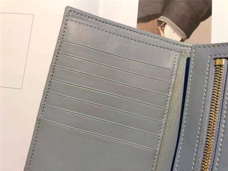 10B643 Celine賽琳 Strap錢包 粒面小牛皮 中號 Celine錢包 中灰