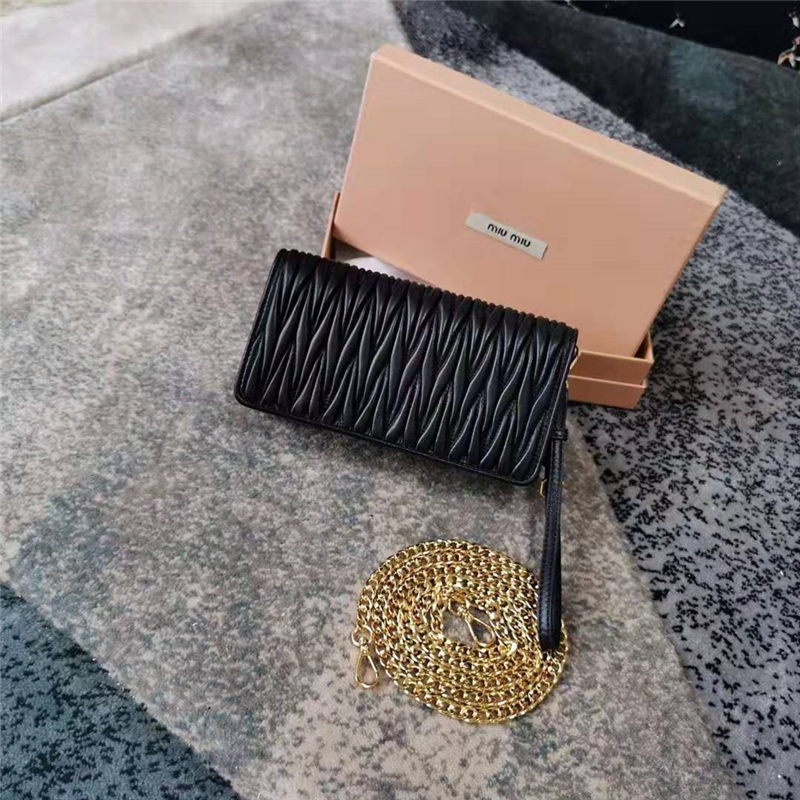 5ZH029 MiuMiu專柜新款 小羊皮 繆繆翻蓋鏈條小包 黑色