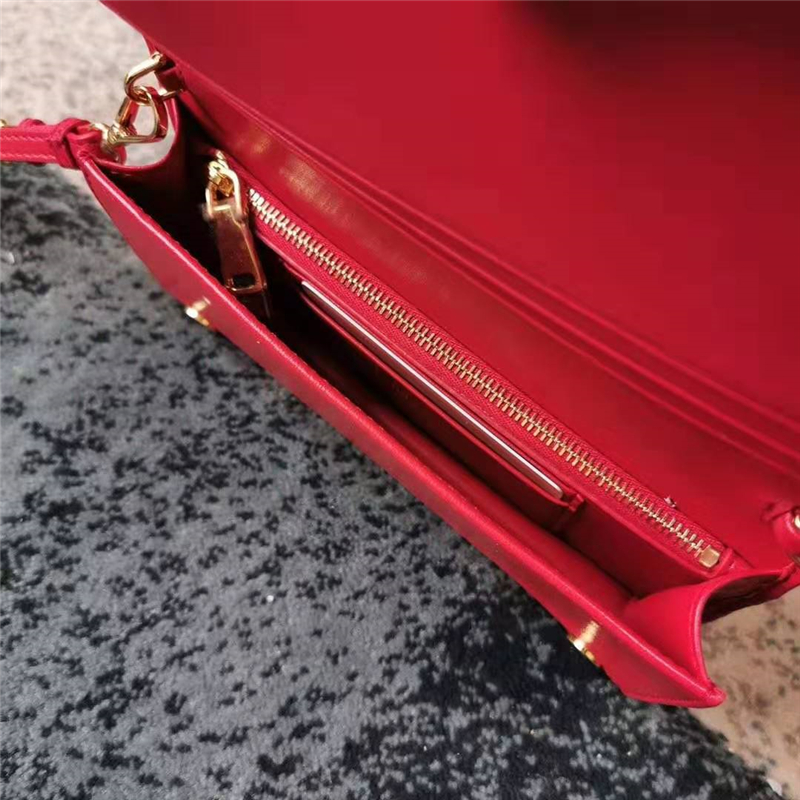 5ZH029 MiuMiu專柜新款 小羊皮 繆繆翻蓋鏈條小包 紅色