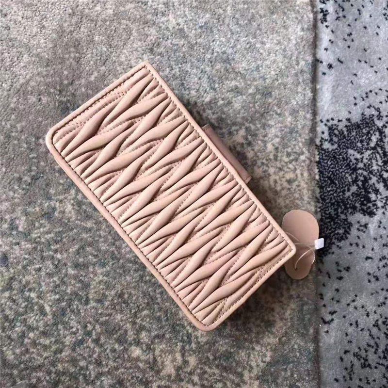 5BH042 MiuMiu2019秋季新款 褶皺羊皮 繆繆手包單肩包 裸粉