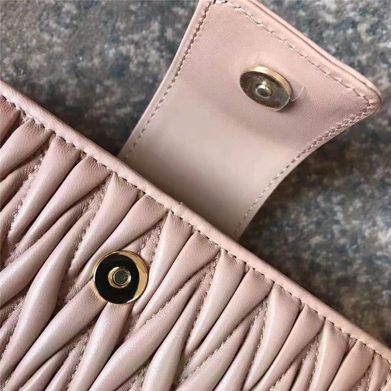 5BH042 MiuMiu2019秋季新款 褶皺羊皮 繆繆手包單肩包 裸粉