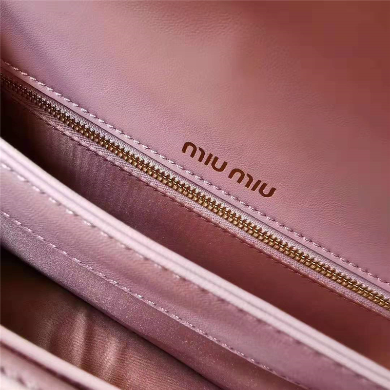 5BD130 MiuMiu專柜新款 提花壓紋 羊羔皮 繆繆鏈條包 粉色
