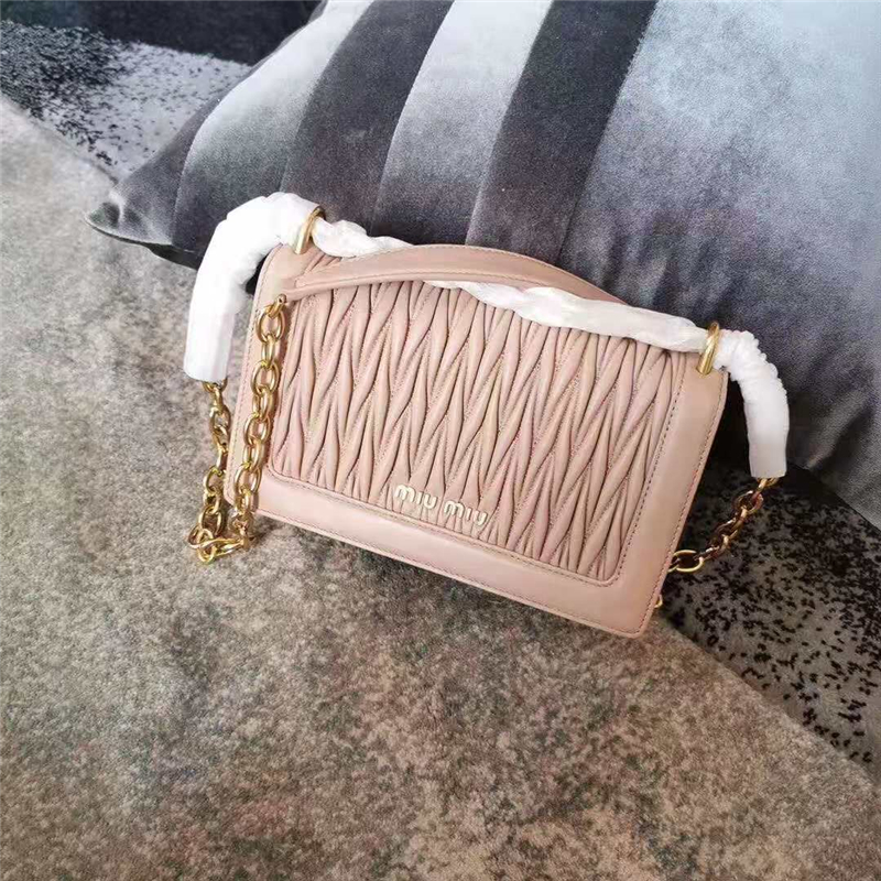 5BD130 MiuMiu專柜新款 提花壓紋 羊羔皮 繆繆鏈條包 裸粉