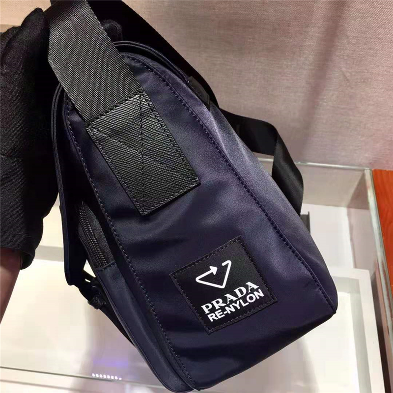 1BD671 Prada Re-Nylon系列 再生尼龍肩包 普拉達郵差包 紅標