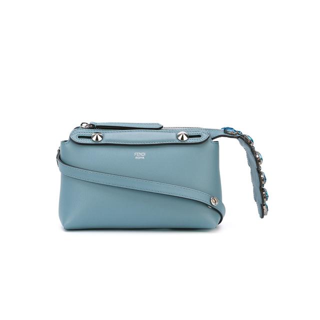 90秒知道:“霧霾藍”要在2016年火遍包包界?