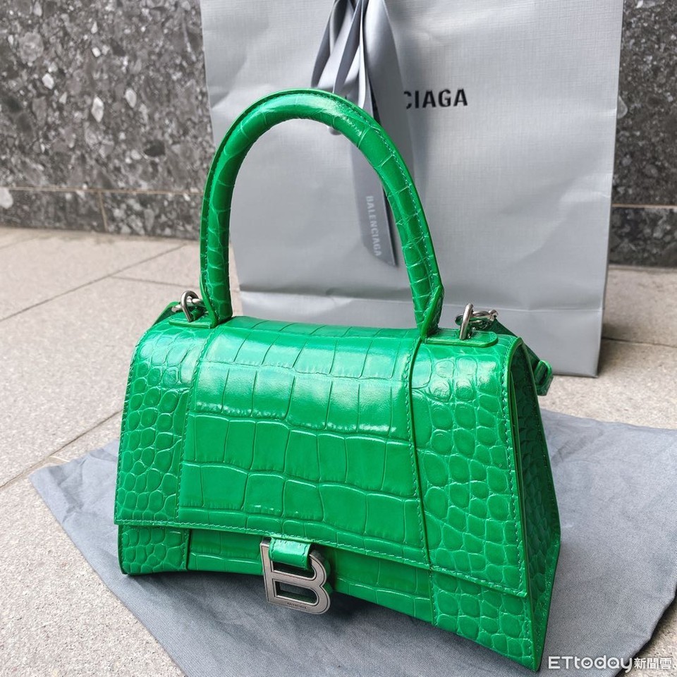 BALENCIAGA  DӛUvz