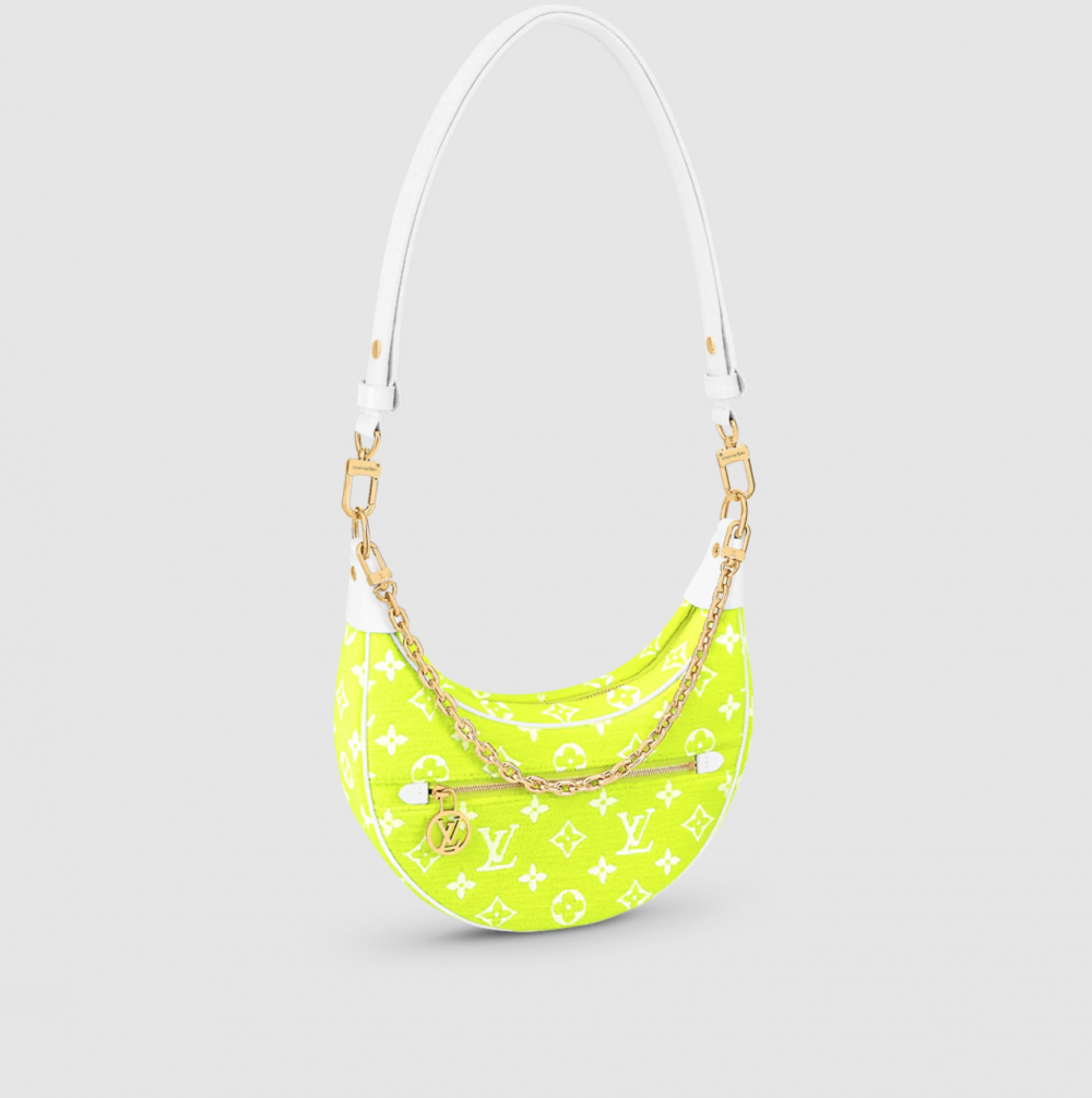 時髦的半月包換上螢光色宛如天上月亮。