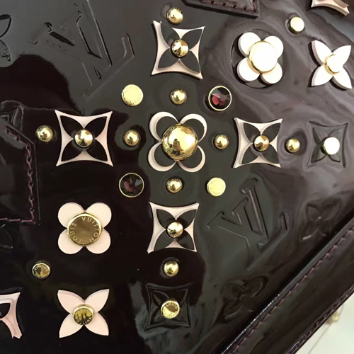 Alma bb新出四葉草立體花朵貝殼包美翻了