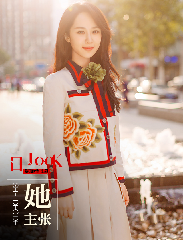 一日一look 楊紫花哨印花超大蝴蝶結文藝得剛剛好