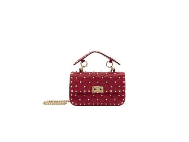 VALENTINO ROCKSTUD SPIKE手袋:配飾界的時尚新寵兒