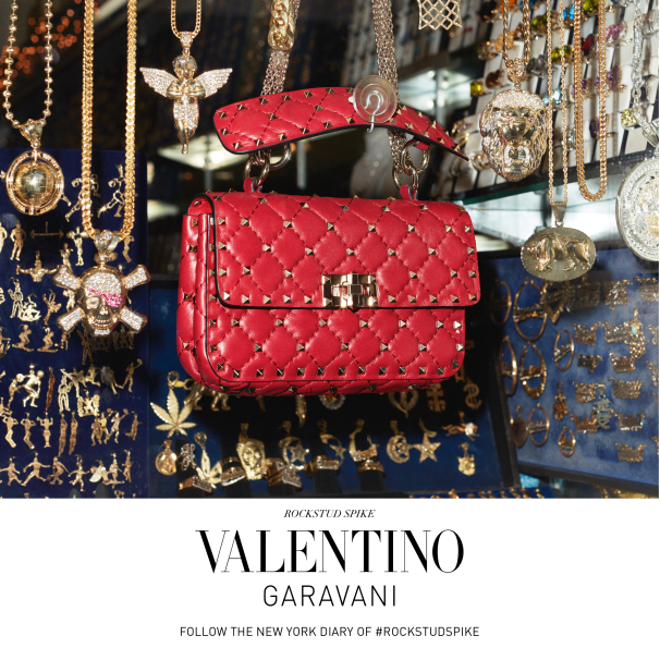 VALENTINO ROCKSTUD SPIKE手袋:配飾界的時尚新寵兒